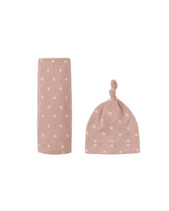 Quincy Mae: Bamboo Swaddle + Knotted Hat - Pink Hearts | Quincy Mae