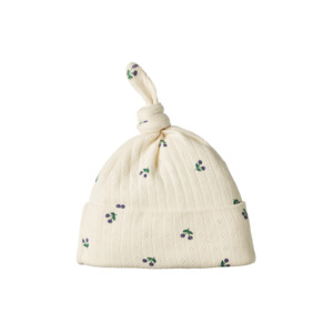 Products: KNOTTED BEANIE POINTELLE - Winter Berry Print | Nature Baby