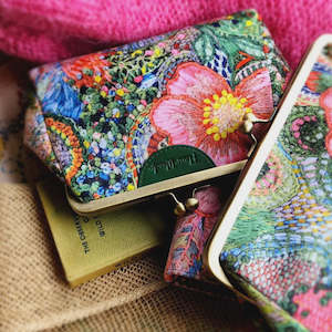 Accessories: Fleur Woods Small Clutch - Rose