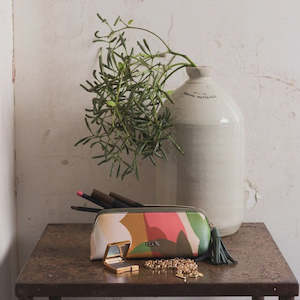 Flox: FLOX | Whenua - Cosmetic Case - Small