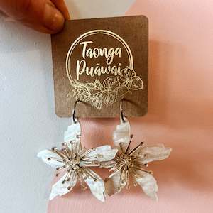 Taonga Puawai: Taonga Puāwai | Houhere