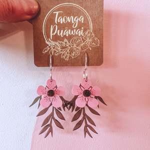 Taonga Puawai: Taonga Puāwai |  Pink Manuka