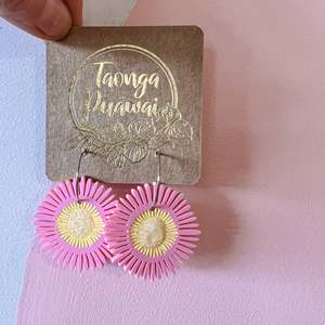 Taonga Puawai: Taonga Puāwai | Horokaka
