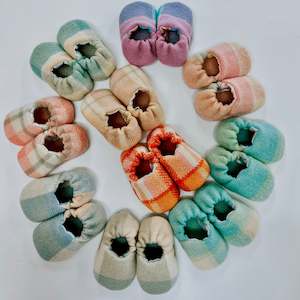 Kids Clothes: Vintage Wool Baby Slippers | 0-6 months