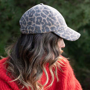 Accessories: Leopard Cap