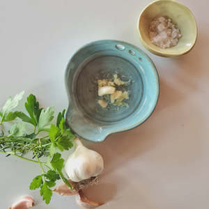 Ceramics: 3-in-1 Garlic & Ginger Grater — with Herb Stripper & Spoon Rest