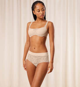 Triumph Body Make-Up Illusion Lace Shorty Briefs (Nude Beige)