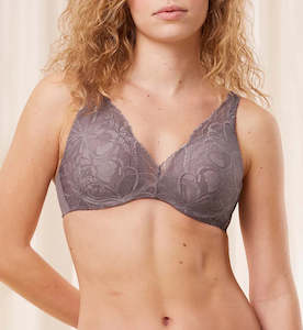 Triumph  Body Make-Up Illusion Lace  Bra (Pigeon Grey)