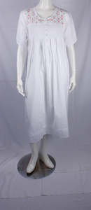 Alice & Lily 520 cotton rosebud nightie (White)