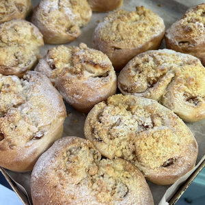 Products: Apple crumble bun – Little Bread Loaf