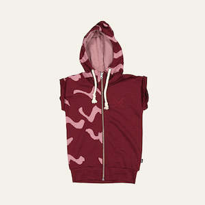 Dakota Zip Vest, Merlot Graffiti