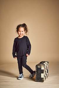 Lfoh Black: WYATT LONGSLEEVE- Black