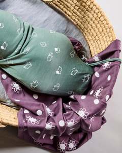 Swaddle Blanket - 100% Merino Wool - Plum Daisy