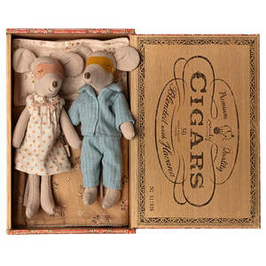 The French Folk: Maileg Mum & Dad in Cigarbox