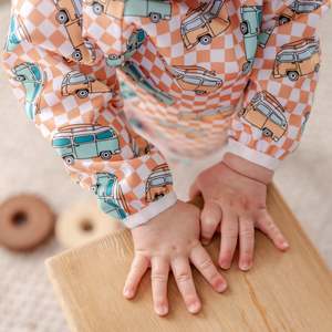 Starting Solids: Bear & Moo Sleeved Bib