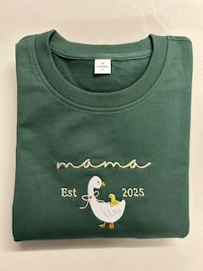 Personalised Mama Est Year Sweatshirt – Gift for New or Expecting Mums