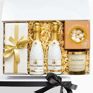 Christmas Gift Boxes: White Christmas