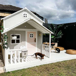Playhouses: Little Lux Cubby