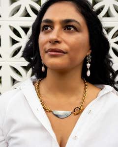 Womens: Gold Chain & Mother of Pearl Pendant Necklace