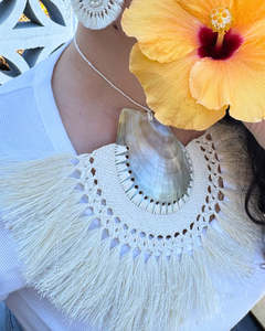 Rito Accessories: Cook Islands Handmade Rito Necklace/Mini Fan In Natural
