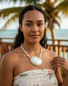Womens: ISLAKOKO x Seakk Seashell Glow Necklace