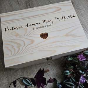 Keepsake Boxes: Engraved Pine Box Heart