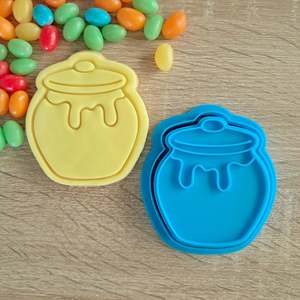 Fondant Stamps: Honey Pot Cookie Cutter & Fondant Stamp