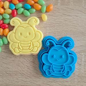 Fondant Stamps: Bee (3) Cookie Cutter & Fondant Stamp