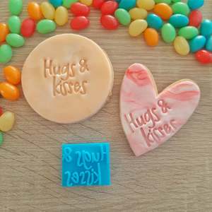 Small Hugs & Kisses Fondant Stamp