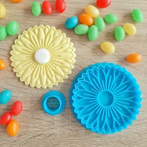 Thank You Fondant Stamps: Daisy 3 Piece Cutter and Fondant Stamp Set