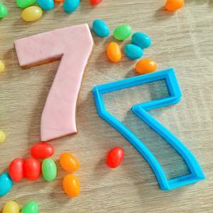 Number 7 Cookie Cutter