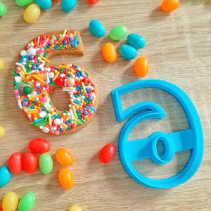 Number 6 (and 9) Cookie Cutter