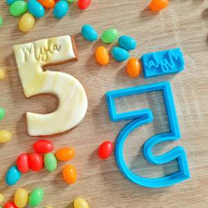 Number Cookie Cutters Fondant Stamps: Number 5 Cookie Cutter