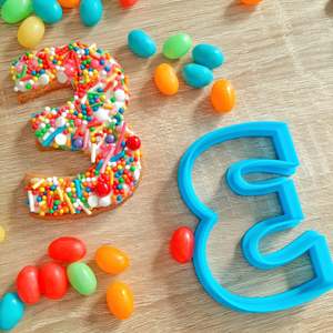 Number Cookie Cutters Fondant Stamps: Number 3 Cookie Cutter