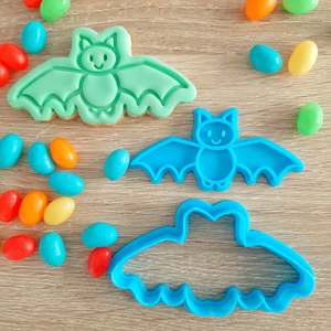 Halloween Cutters Stamps: Bat Cookie Cutter & Fondant Stamp