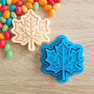Maple Leaf Cookie Cutter & Fondant Stamp
