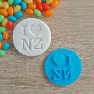 Te Reo Maori: I Heart NZ Fondant Stamp
