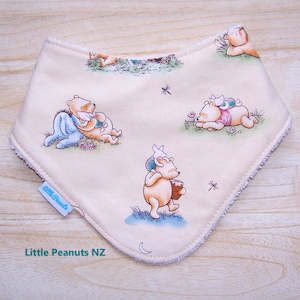 Baby Toys Gifts: Pooh Bear Dribble Bib