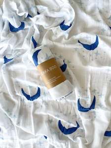 Swaddle: SEAKA.BOO Twinkle Little Star Muslin Swaddle - Blue