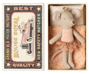 Play: Maileg Little Sister Mouse in Box - Princess | Light Pink