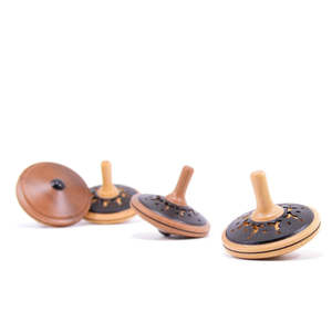 Play: Mader Burlesque Spinning Top - Natural