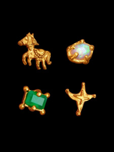 The Friday Club Stud Set