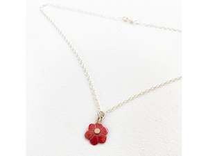 Duncan Mackay: Daisy Necklace