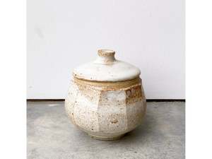 Small faceted jar, dolomite
