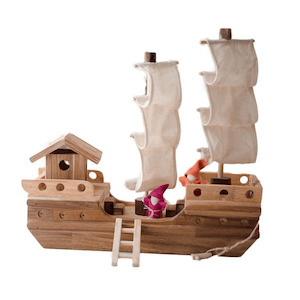 Q Toys: Wooden Pirate Ship