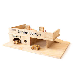 Q Toys: Solid Wooden Service Station