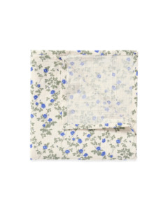 Bassinet Bedding: Dainty Muslin Swaddle