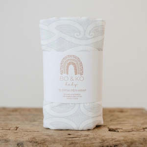 Te Reo Maori: Māori Pēpi Wrap | Grey