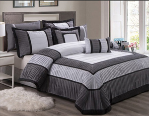 BRAND NEW 7 piece crimped comforter set 70