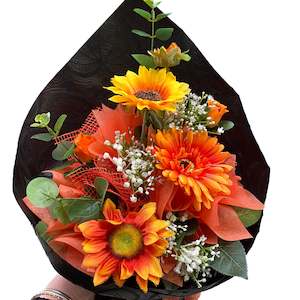 Artificial Floral arrangement: Floral arrangement -  Vox